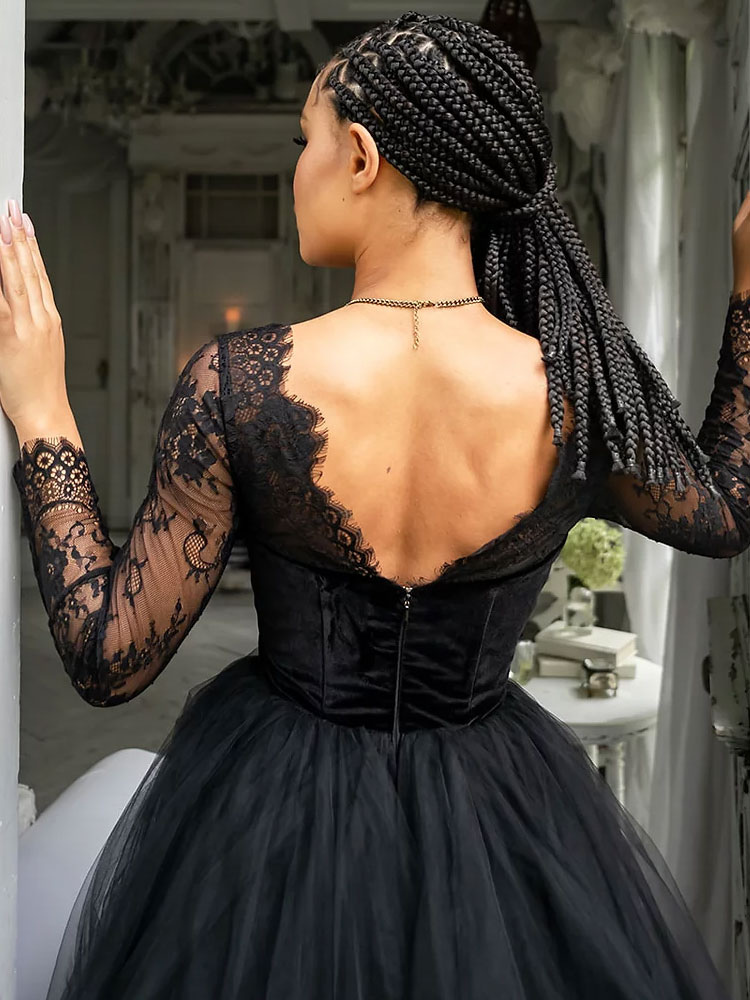 Black Gothic A Line Wedding Dresses Veet Long Sleeves Sweetheart Lace Vintage Boho Bridal Gowns Sexy Open Back With Tulle Sweep Train Dress For Brides