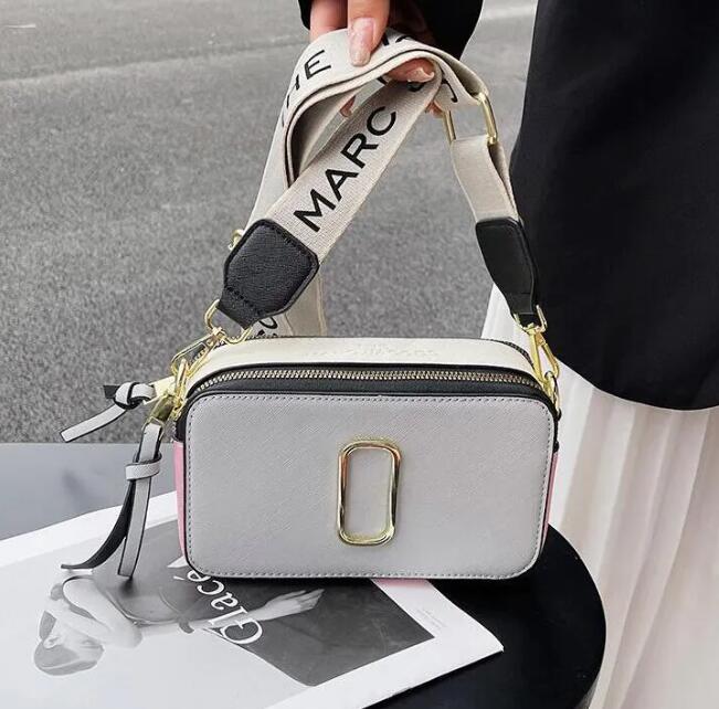 Luxurys Designers Bags women handbag crossbody bag shoulder lady wallet simple versatile metal letter leather solid leather Postman handbags style good nice, Grey
Luxurys Designers Bags women handbag crossbody bag shoulder lady wallet simple versatile metal letter leather solid leather Postman handbags style good nice, Grey
