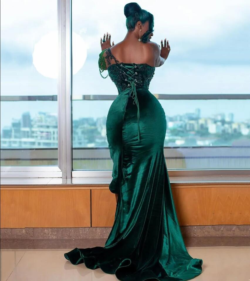 Emerald Green Mermaid evening Dresses Sexy One Shoulder Velvet Evening Gown Beaded Crystals Split Side Pageant prom Dress