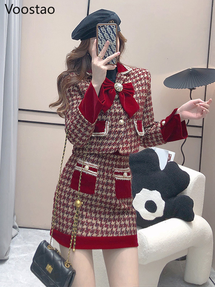 Two Piece Dress Autumn Winter Elegant Tweed Plaid Skirt Sets Women Sweet Chic Pearl Bow Woolen Jackets Mini Skirts Suit Korean Female Outfits 230130