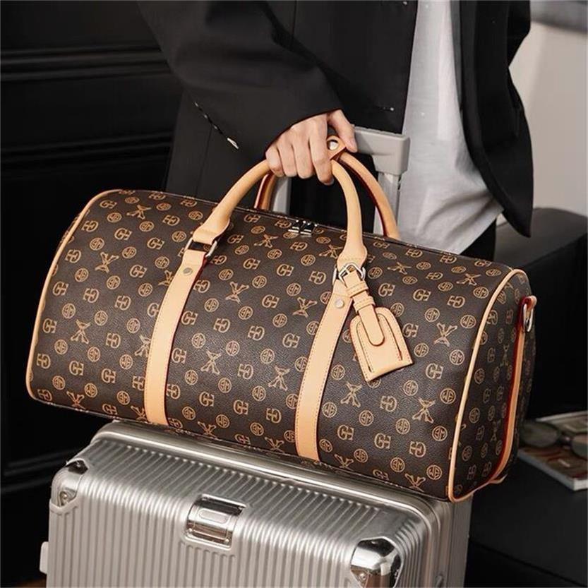 TOP Duffle Bag Men's Hand Luggage Travel Bag Men Leather Handbags With lock large capacity sport bag, Dust belt+lock
TOP Duffle Bag Men's Hand Luggage Travel Bag Men Leather Handbags With lock large capacity sport bag, Dust belt+lock