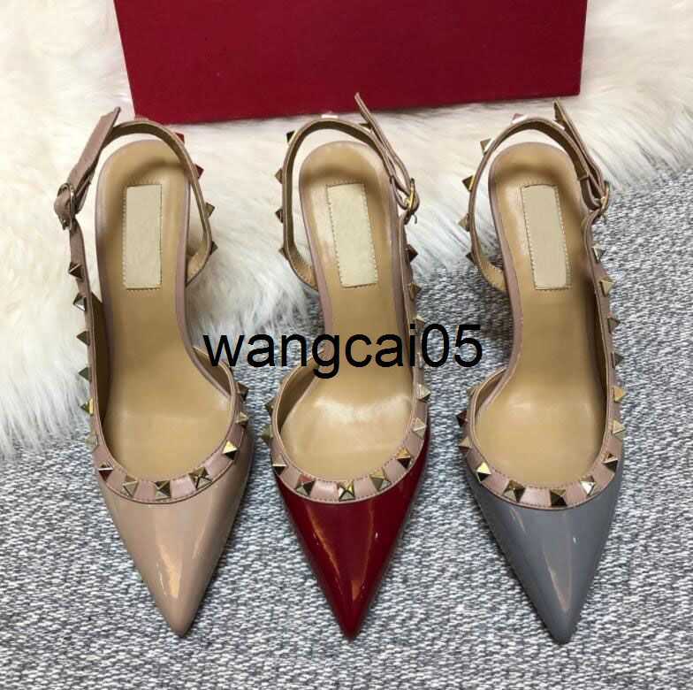 Sandals Fashion Sandals women pumps Casual Designer Gold matt leather studded spikes slingback high heels shoes T230130
Sandals Fashion Sandals women pumps Casual Designer Gold matt leather studded spikes slingback high heels shoes T230130