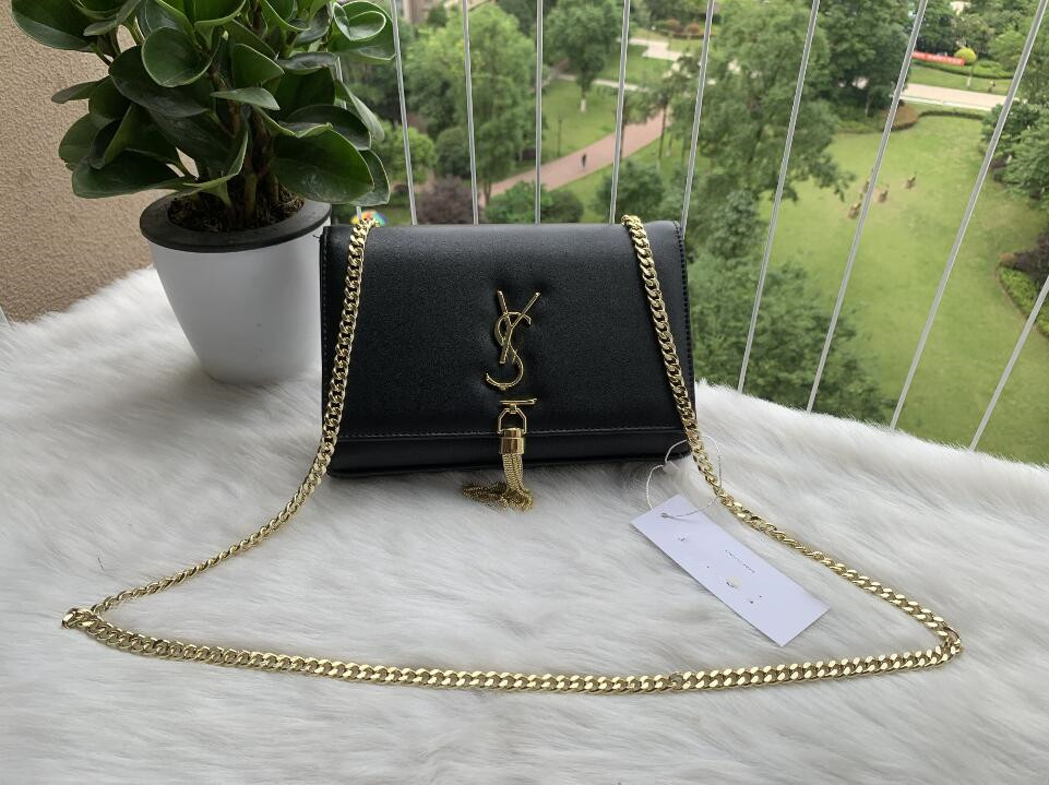 5A Quality Fashion Bags Women Shoulder bag black and gold chain bags Crossbody Pure color handbag Messenger Tote Purse Wallet, Sliver chain--black
5A Quality Fashion Bags Women Shoulder bag black and gold chain bags Crossbody Pure color handbag Messenger Tote Purse Wallet, Sliver chain--black
