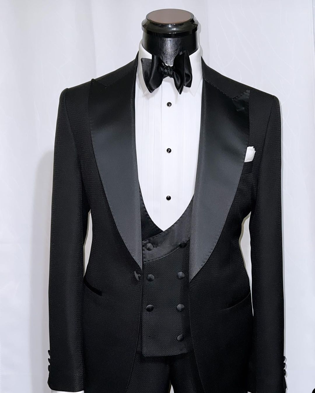 Two Pieces Wedding Tuxedos Men Suits Fashion Formal Fit Suit Jacket with Leather Double Breasted Customized Peaked Lapel Pockets Bridegroom Coat Vest