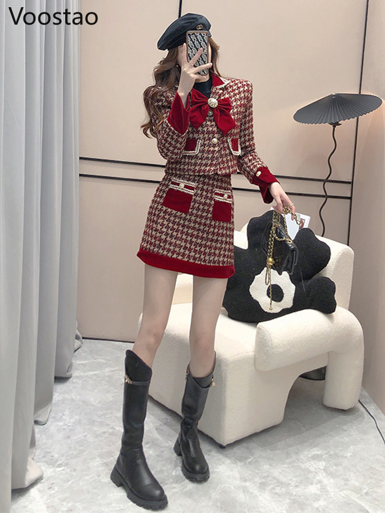 Two Piece Dress Autumn Winter Elegant Tweed Plaid Skirt Sets Women Sweet Chic Pearl Bow Woolen Jackets Mini Skirts Suit Korean Female Outfits 230130