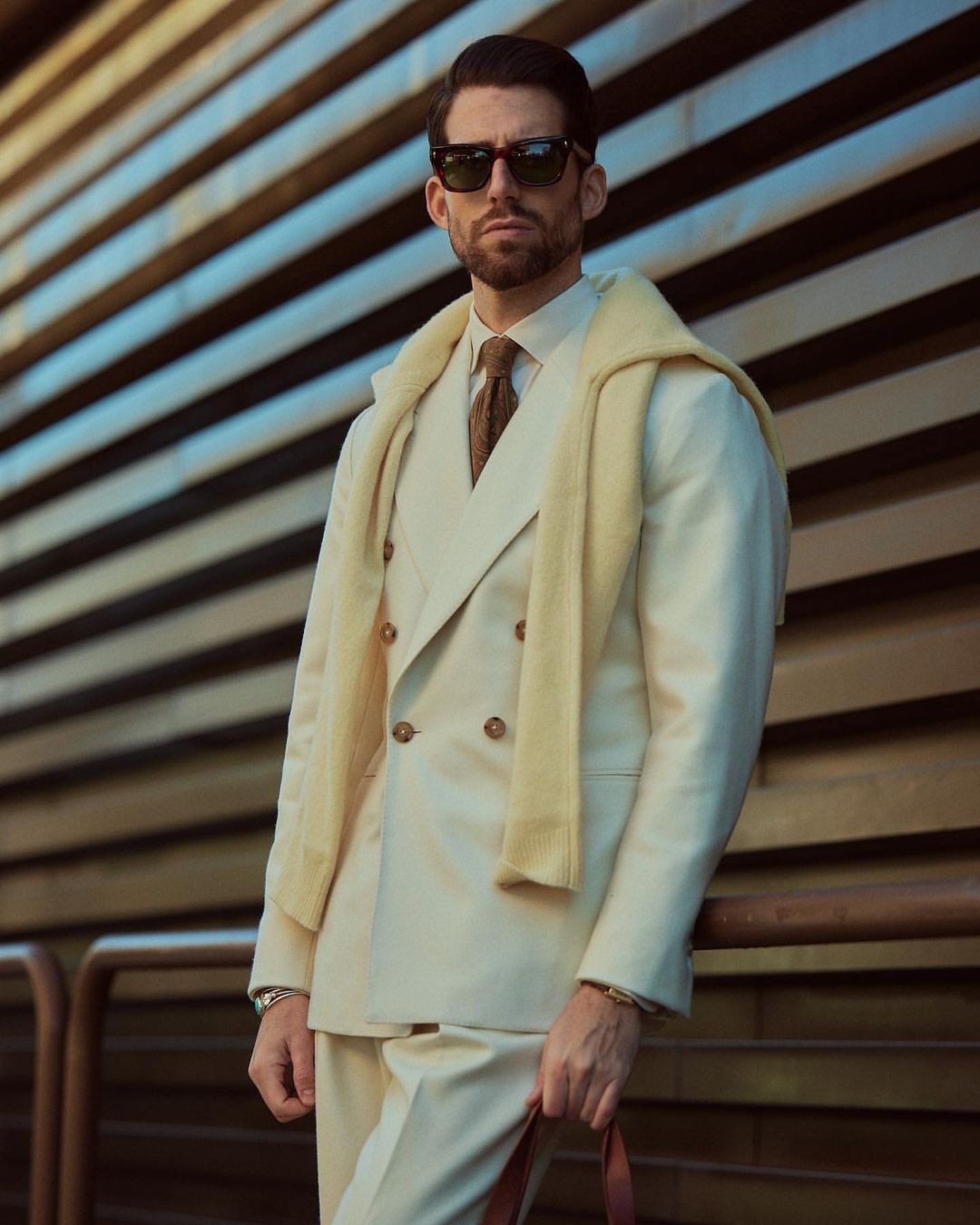 Two Pieces Wedding Tuxedos Men Suits Elegant Formal Solid Color Stripe Fit Suit Jacket Double Breasted Customized Peaked Lapel Pockets Bridegroom Coat