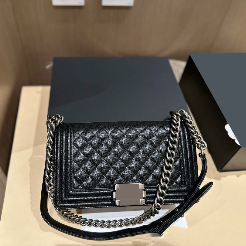 Classic Womens Caviar Leather Qulted Boy Bags Calfskin Aged Silver metal Hardware Chain Crossbody Shoulder Diamond Lattice Designer Black Handbags 25CM, Box
Classic Womens Caviar Leather Qulted Boy Bags Calfskin Aged Silver metal Hardware Chain Crossbody Shoulder Diamond Lattice Designer Black Handbags 25CM, Box
