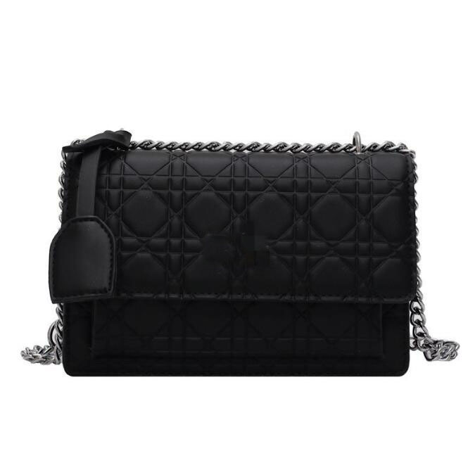 2023 new rhombus small square bag women's fashion one-shoulder messenger bag inner compartment small bag
2023 new rhombus small square bag women's fashion one-shoulder messenger bag inner compartment small bag