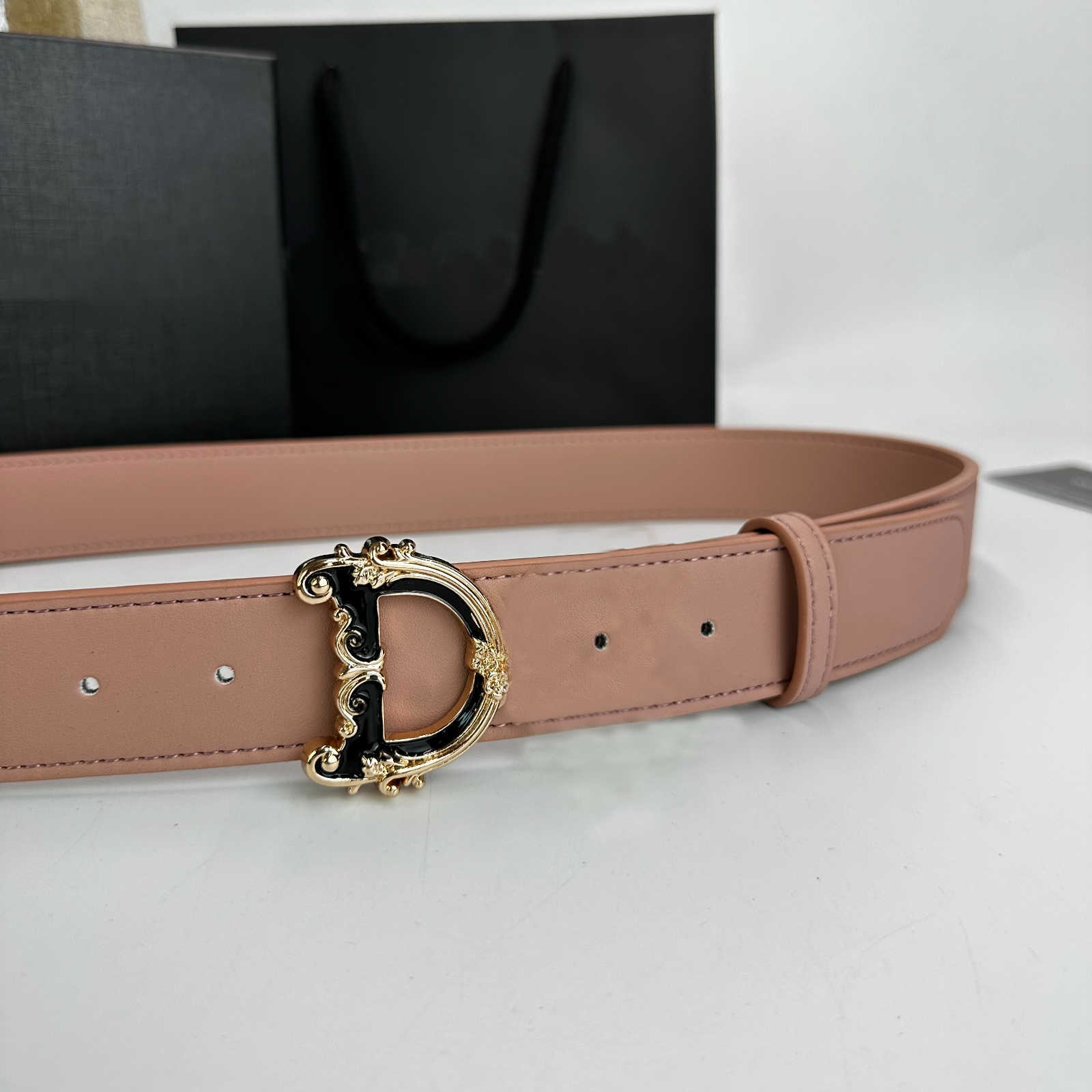 Fashion Designer Belt Classic Vintage Letter Smooth Buckle Men Casual Belts Width 4cm Women Dress Decorative Waist Cover Black Red White, As shown
Fashion Designer Belt Classic Vintage Letter Smooth Buckle Men Casual Belts Width 4cm Women Dress Decorative Waist Cover Black Red White, As shown