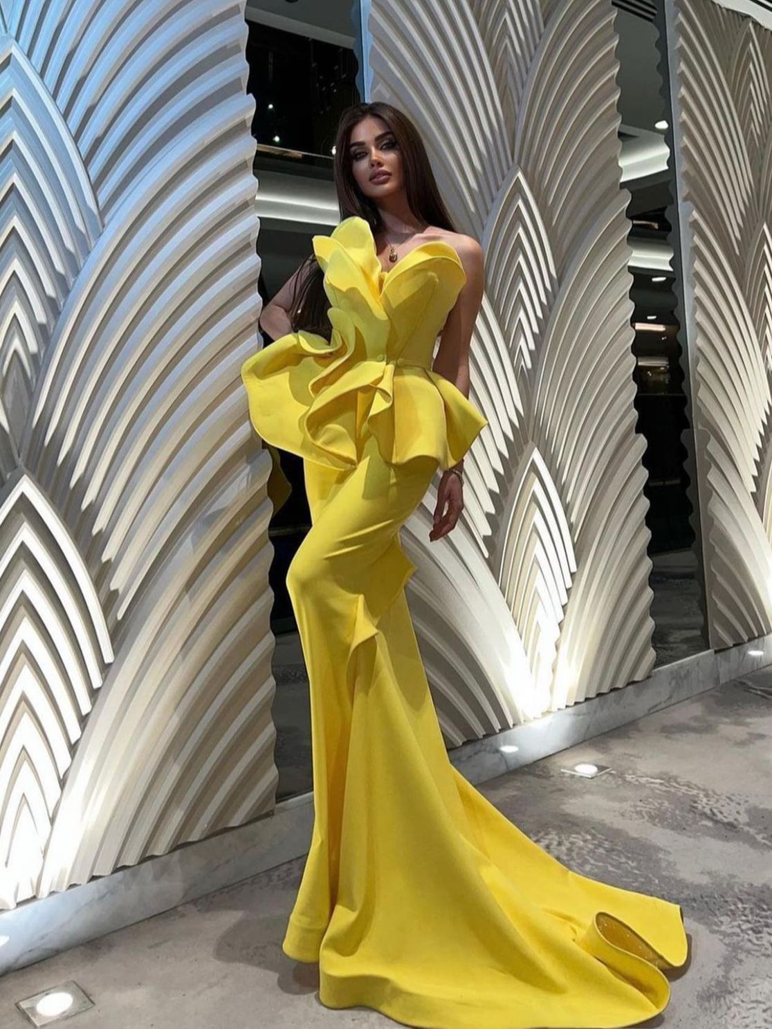 Long Luxury Evening Dresses Satin Mermaid Ruffles V Neck Sleeveless Women Formal Party Prom Gowns