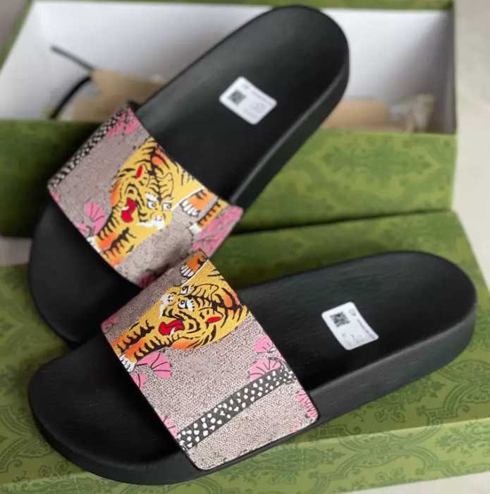 

2023 Designer Slides Mens Women Slippers Summer Sandal Beach Slide Flat Platform Ladies Home Fashion Shoes Flip Flops Striped Tiger Bee Causal Slipper With Box NO311, 19
