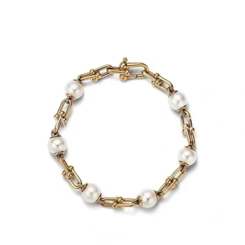 T Designer link chain Pear bracelet Necklace stud earrings ring sets 925 sterlling silver Jewelry rose gold 18k gold Classic Fashion Women Luxury Brand girl gift 029
T Designer link chain Pear bracelet Necklace stud earrings ring sets 925 sterlling silver Jewelry rose gold 18k gold Classic Fashion Women Luxury Brand girl gift 029