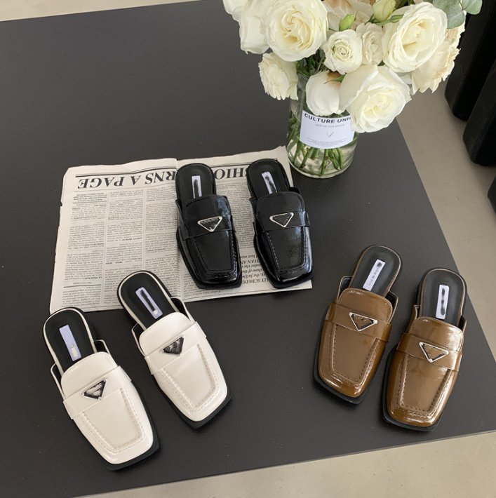 New Design Sense Niche Closed Toe Half Slippers Women's Summer Outer Wear Metal Buckle Pumps Muller Shoes Spring and Autumn, Black
New Design Sense Niche Closed Toe Half Slippers Women's Summer Outer Wear Metal Buckle Pumps Muller Shoes Spring and Autumn, Black
