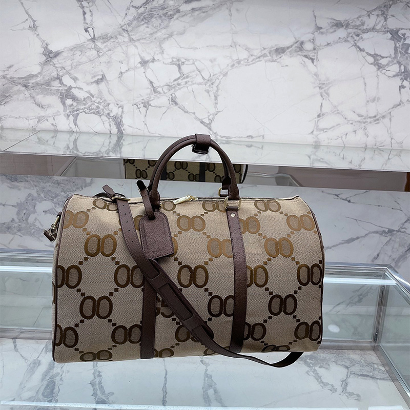 Duffle bags Designers luxurys travel bag temperament versatile large capacity nylon letter handbag material travel wear travel bag Popular styles handbags good, Brown
Duffle bags Designers luxurys travel bag temperament versatile large capacity nylon letter handbag material travel wear travel bag Popular styles handbags good, Brown