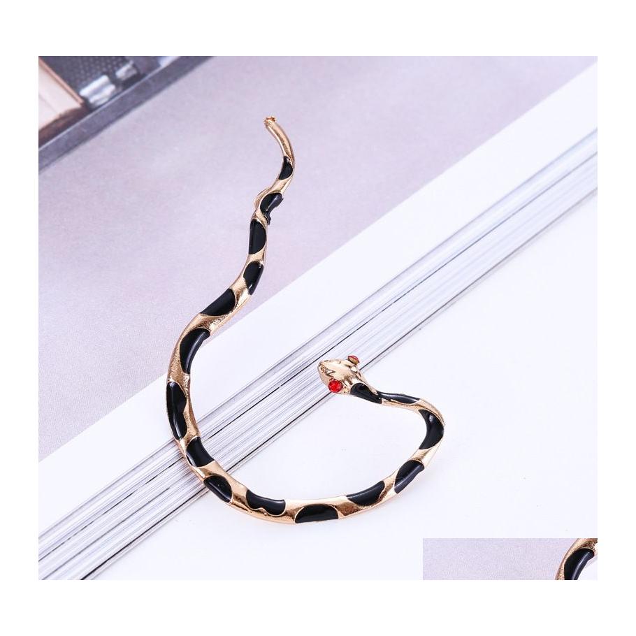 Ear Cuff Fashion Jewelry Retro Enamel Metal Snake Hang Single Piece Clip Earrings Drop Delivery Dh64V
Ear Cuff Fashion Jewelry Retro Enamel Metal Snake Hang Single Piece Clip Earrings Drop Delivery Dh64V