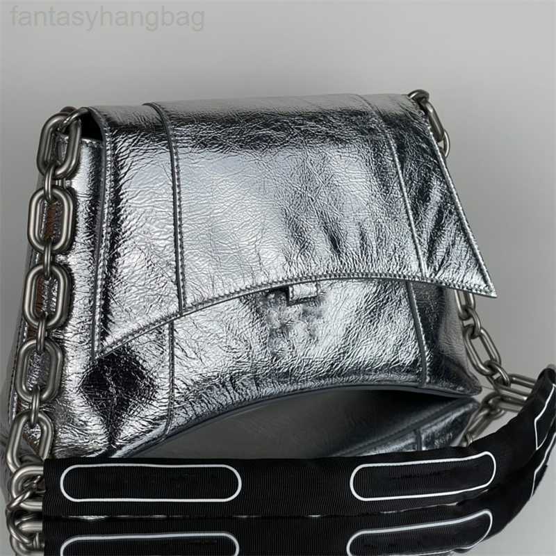 Downtown Small Shoulder Bag with Chain Paper Leather Crocodile Embossed Designers Women Tote Curvilinear Base Crossbody Magnet Closure Balencaigaity
Downtown Small Shoulder Bag with Chain Paper Leather Crocodile Embossed Designers Women Tote Curvilinear Base Crossbody Magnet Closure Balencaigaity