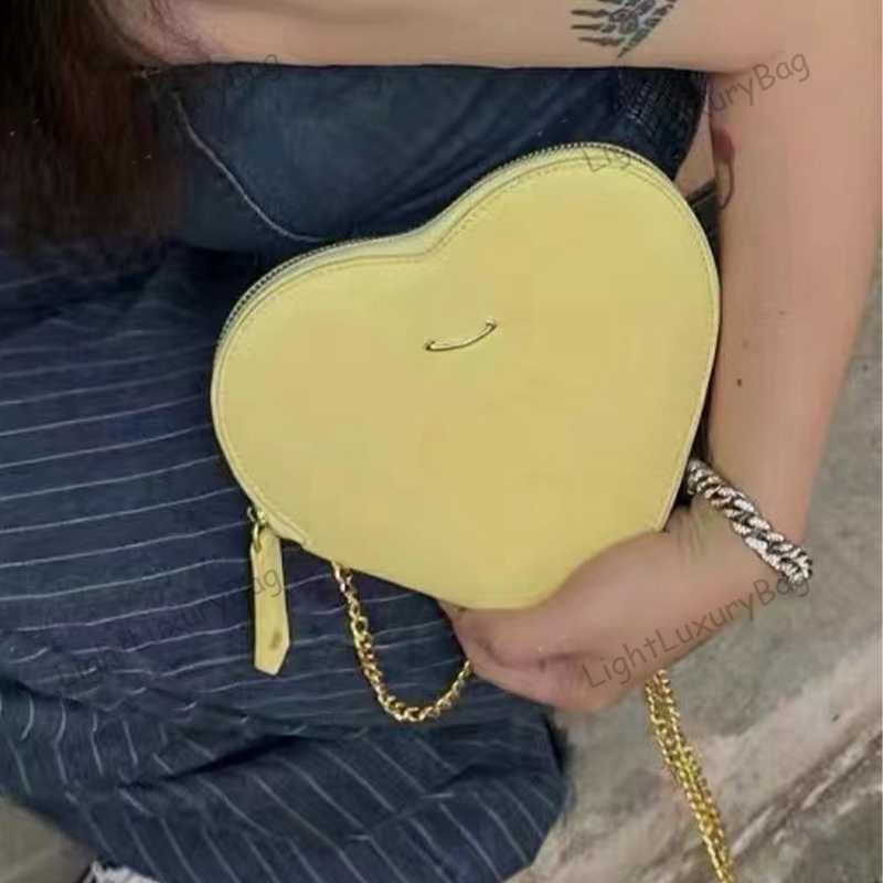 Vivi Designer Women Shoulder bag Fashion Heart classic love bags Crossbody tote Alligator Leopard Mini Exquisite Wallet bookbag 230131, Black 19*17cm
Vivi Designer Women Shoulder bag Fashion Heart classic love bags Crossbody tote Alligator Leopard Mini Exquisite Wallet bookbag 230131, Black 19*17cm