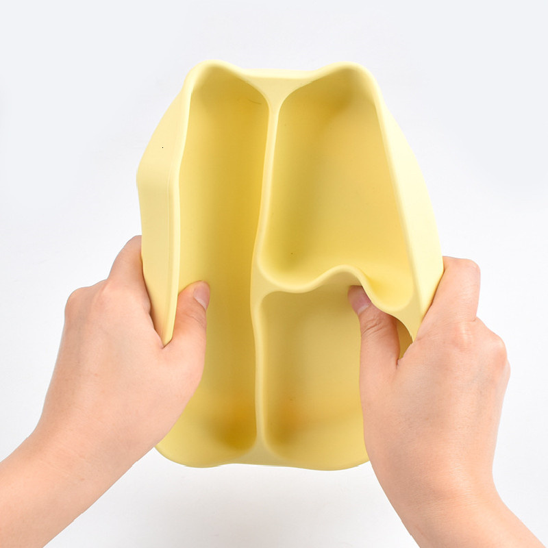 Cups Dishes Utensils 5PCS Silicone Dishes For Baby Feeding Set Sucker Bowl Plate Cup Bibs Spoon Fork Baby Items Safe Dining Plate Children Tableware 2