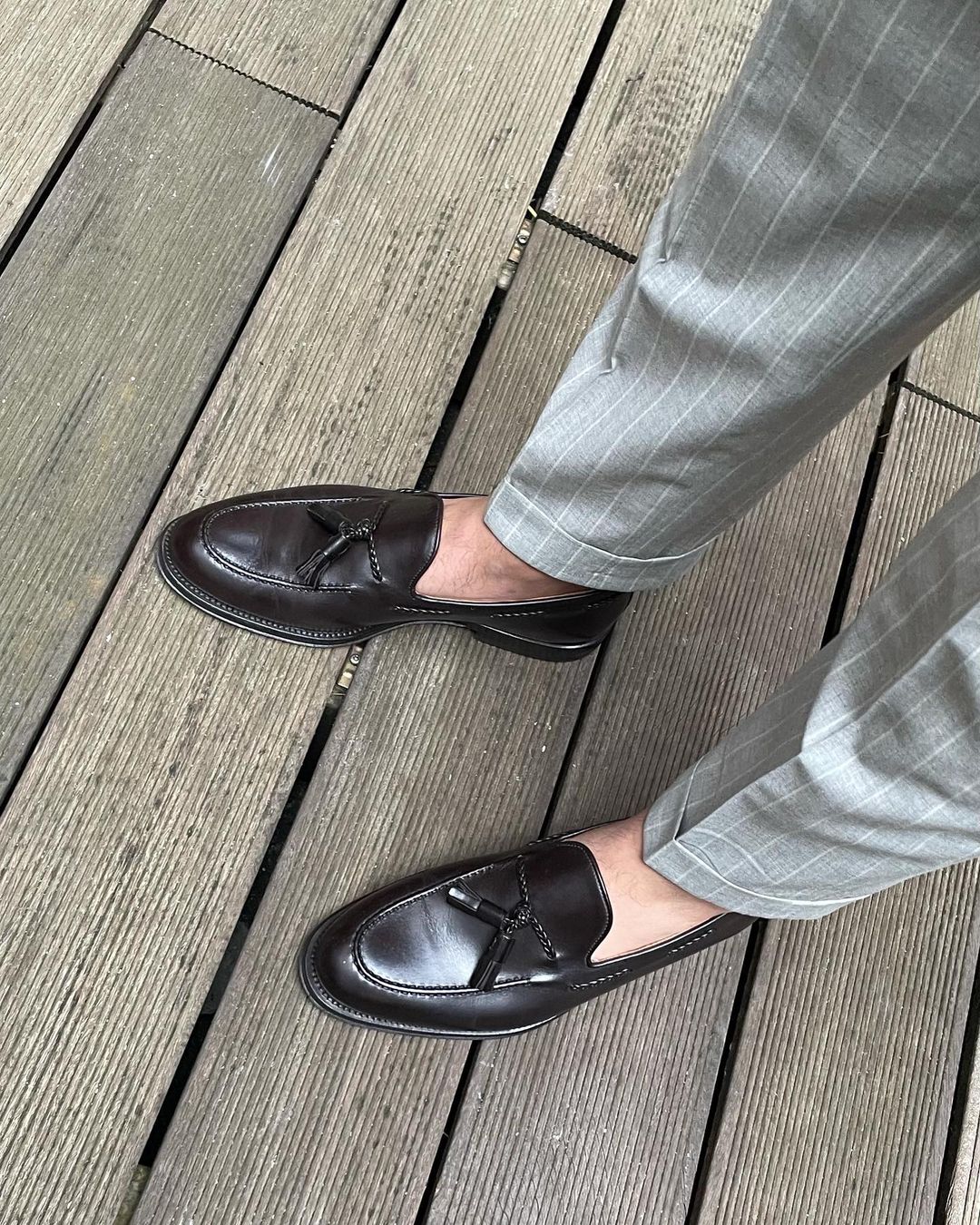 Two Pieces Wedding Tuxedos Men Suits White Stripe Classical Formal Suit Jacket Double Breasted Customized Peaked Lapel Pockets Bridegroom Groomsman Co