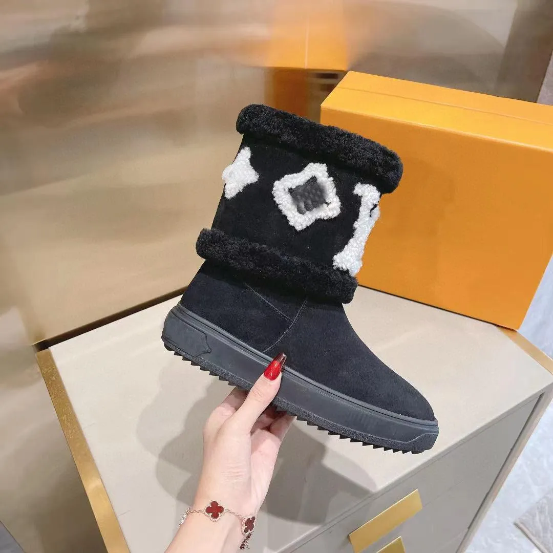 Designer Boots Women Snow Flat Ankle Boots Luxury Lamb Wool Suede Snow Boots
