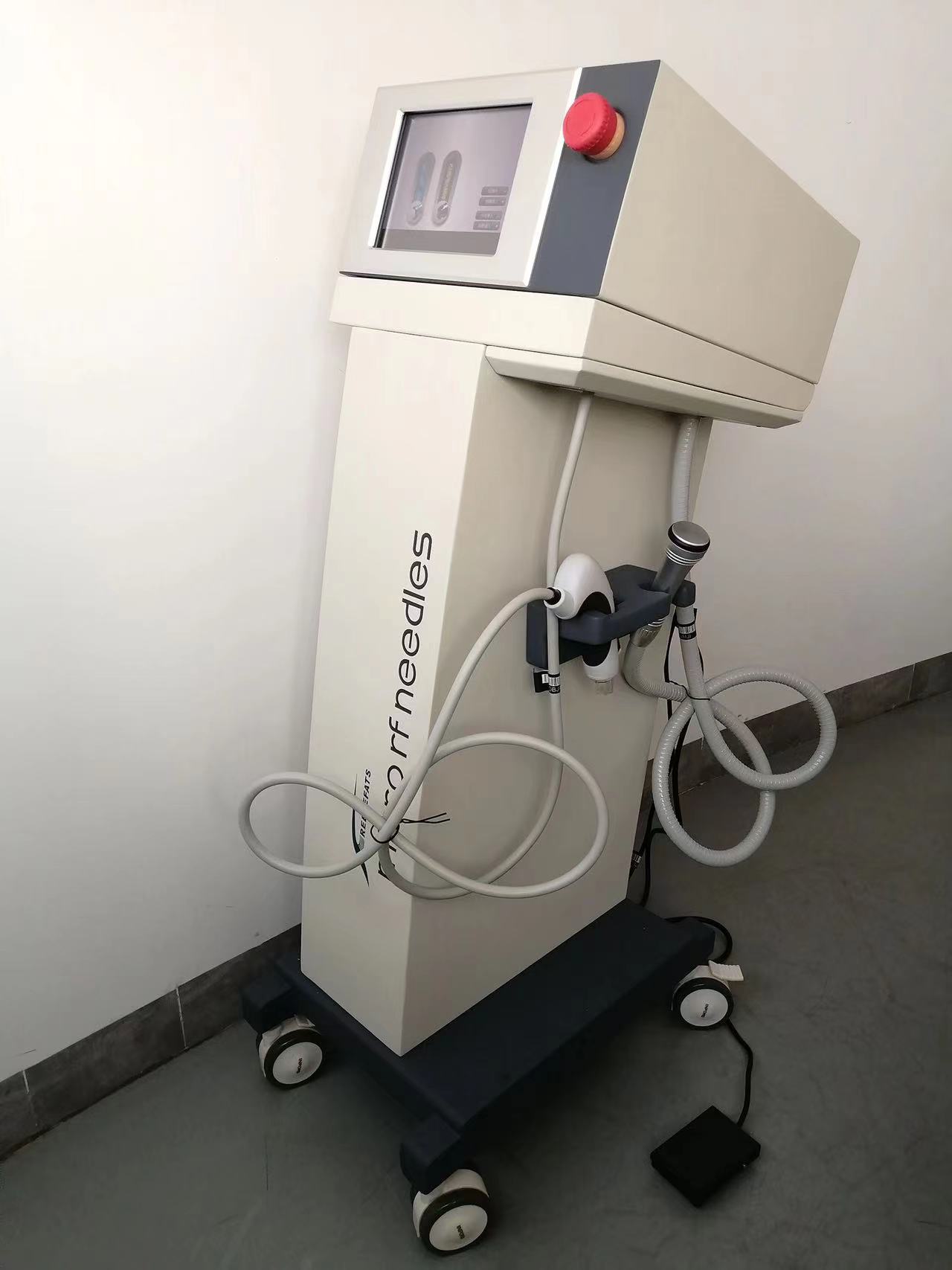 Fractional needle point array magic derma matrix rf release RF to dermis