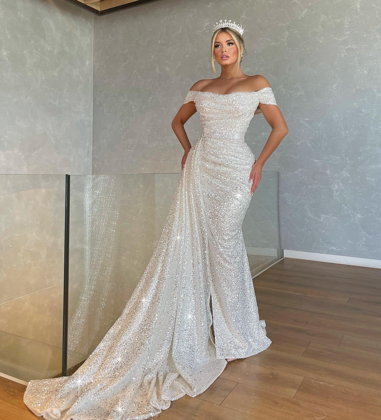 Glamourous Sequins Mermaid Dresses Off Shoulder Wedding Dress Sweep Train Robe De Mariee Bridal Gowns 0516