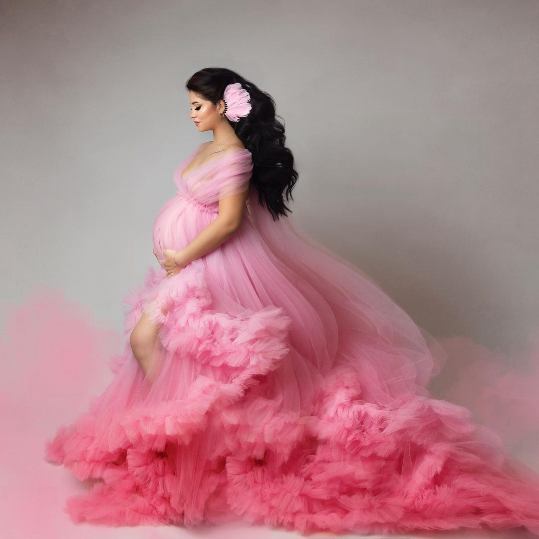 Ruffled Tiered Charming Maternity Dresses Puffy Tulle Robe Tutu Gowns For Baby Shower Maxi Dress Front Slit Womens Photography Gown