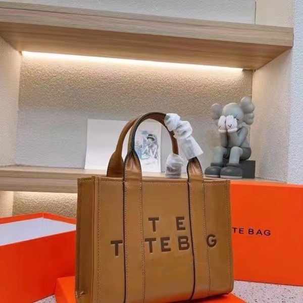 Designer 5A the tote bag for woman embossing letter luxury shoulder bags large capacity 26 33 41 cm brown leather handbags women canvas topbags MJ totes bages handbag