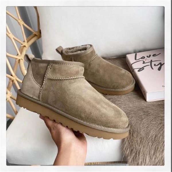 Hot Women Ultra Mini snow boots Soft comfortable Sheepskin keep warm boots with card dustbag Beautiful gifts