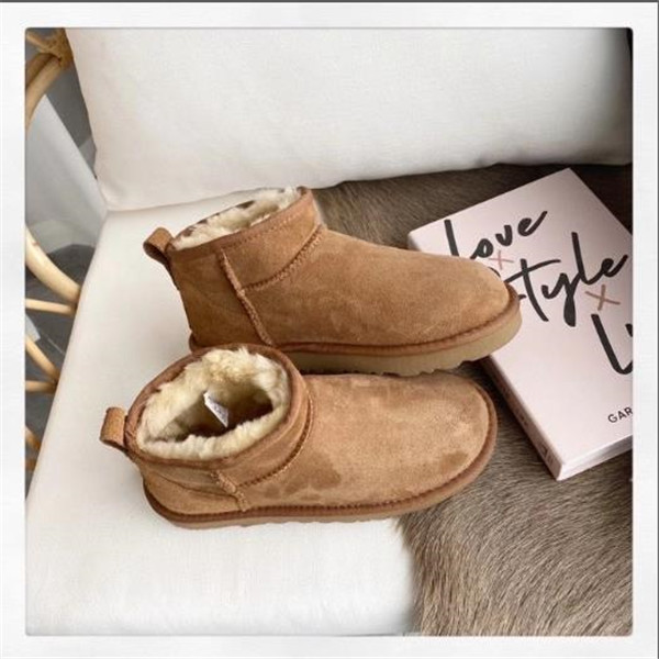 Hot Women Ultra Mini snow boots Soft comfortable Sheepskin keep warm boots with card dustbag Beautiful gifts