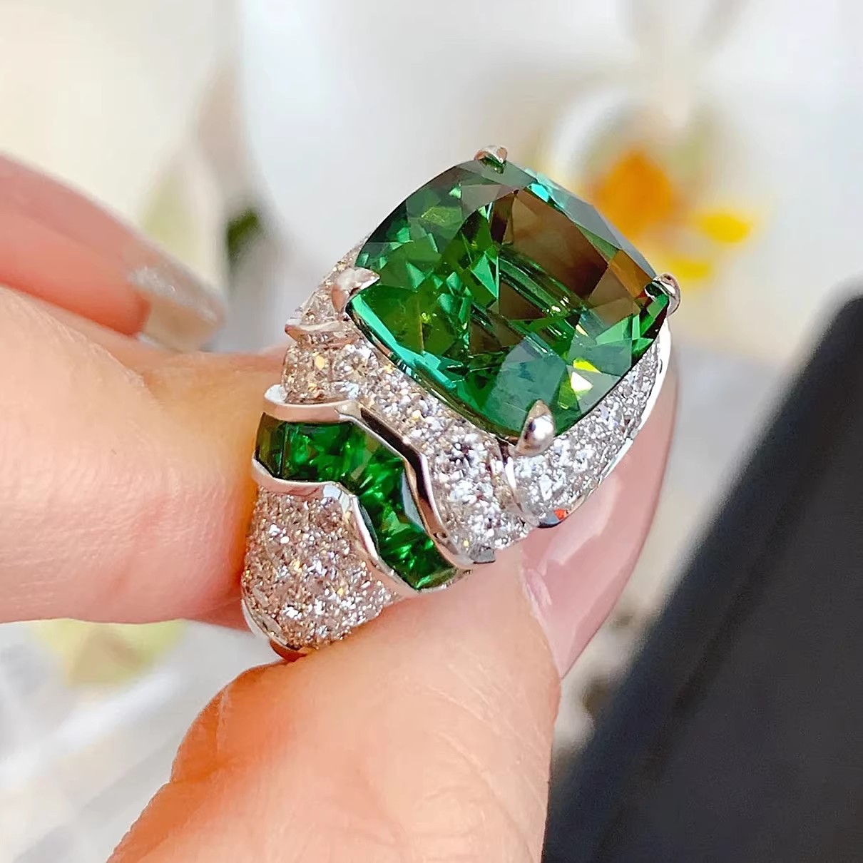 Stunning Cocktail Wedding Rings Luxury Jewelry 925 Sterling Silver Fill Emerald Pave CZ Diamond Promise Party Women Engagement Open Adjusatble Ring Gi