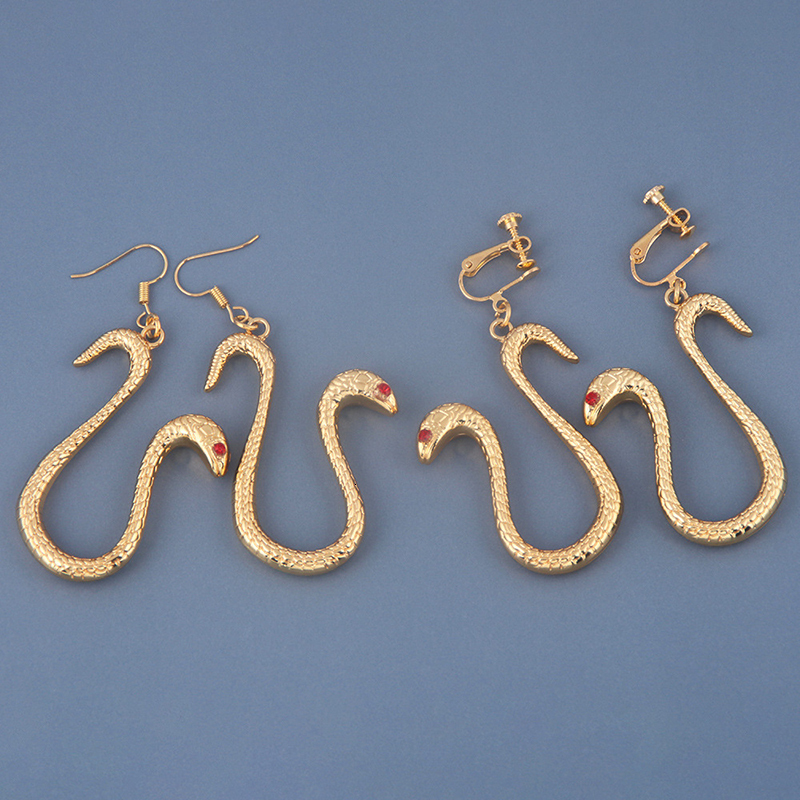 Dangle Chandelier Anime Boa Hancock Earrings Cosplay Snake Eardrop Women Ear Clip Hook Jewelry Accessories Prop 230804
