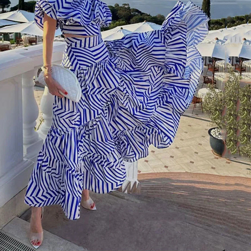 Basic Casual Dresses Wefad Two Piece Set Chic Short Sleeve Off Shoulder Nipped Waist Top Striped Printed Loose Skirt Sets 230804