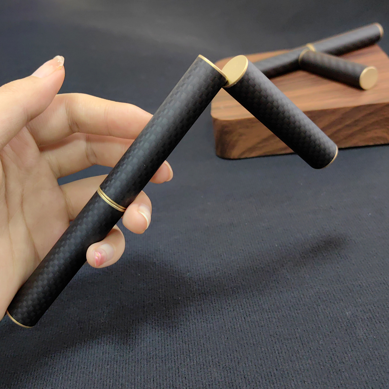 Decompression Toy EDC Fidget Toys Stress Relief For Adults Magnetic Metal Carbon Fiber Threesection Stick Rotating Creative Gift 230803