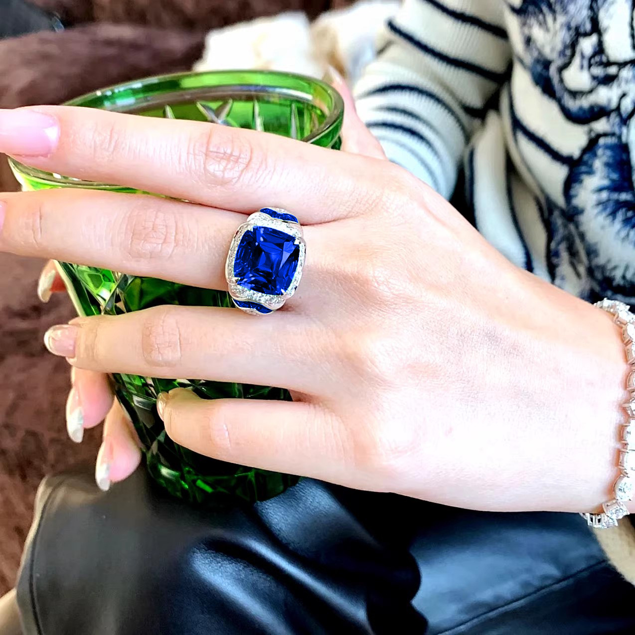 Stunning Cocktail Wedding Rings Luxury Jewelry 925 Sterling Silver Fill Emerald Pave CZ Diamond Promise Party Women Engagement Open Adjusatble Ring Gi