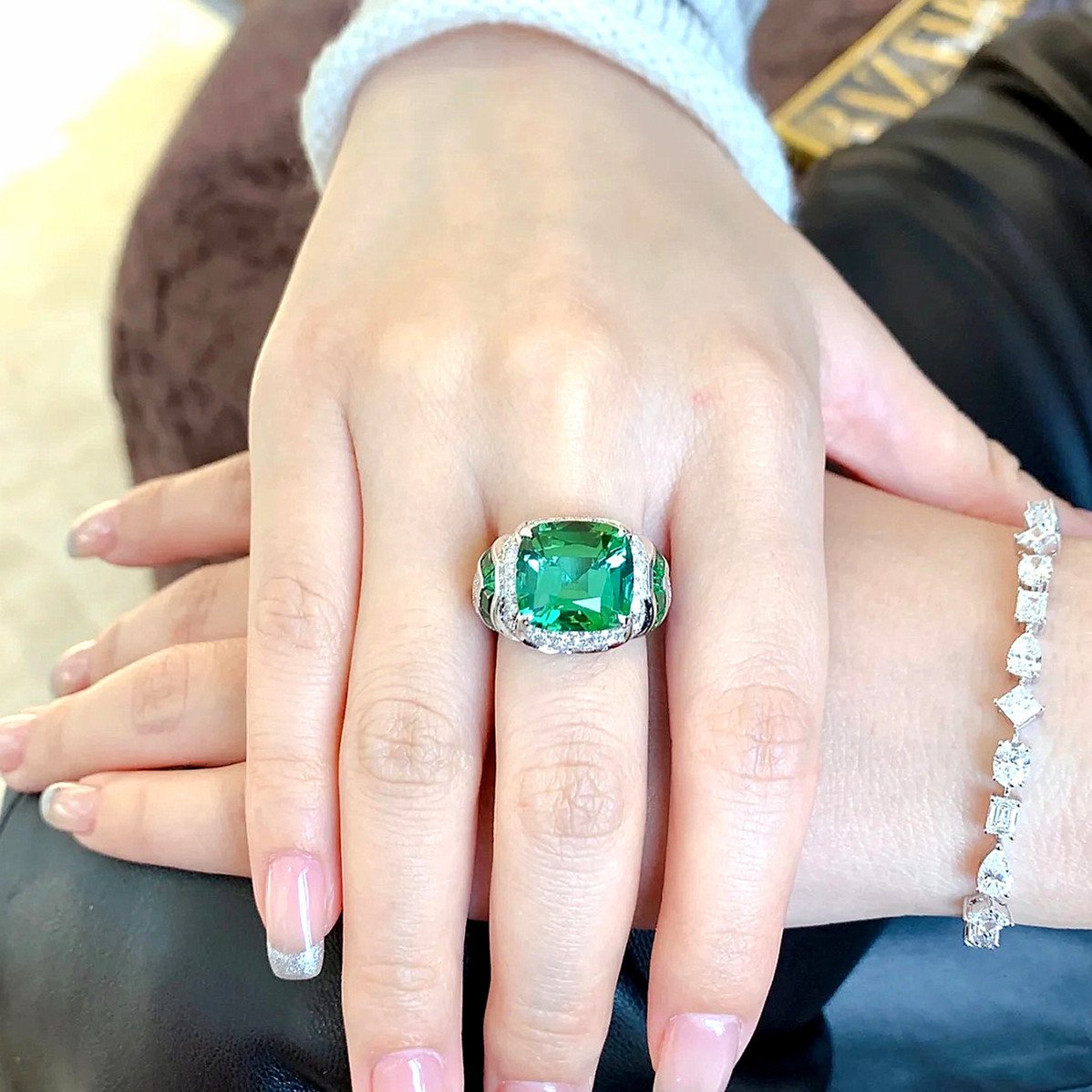 Stunning Cocktail Wedding Rings Luxury Jewelry 925 Sterling Silver Fill Emerald Pave CZ Diamond Promise Party Women Engagement Open Adjusatble Ring Gi