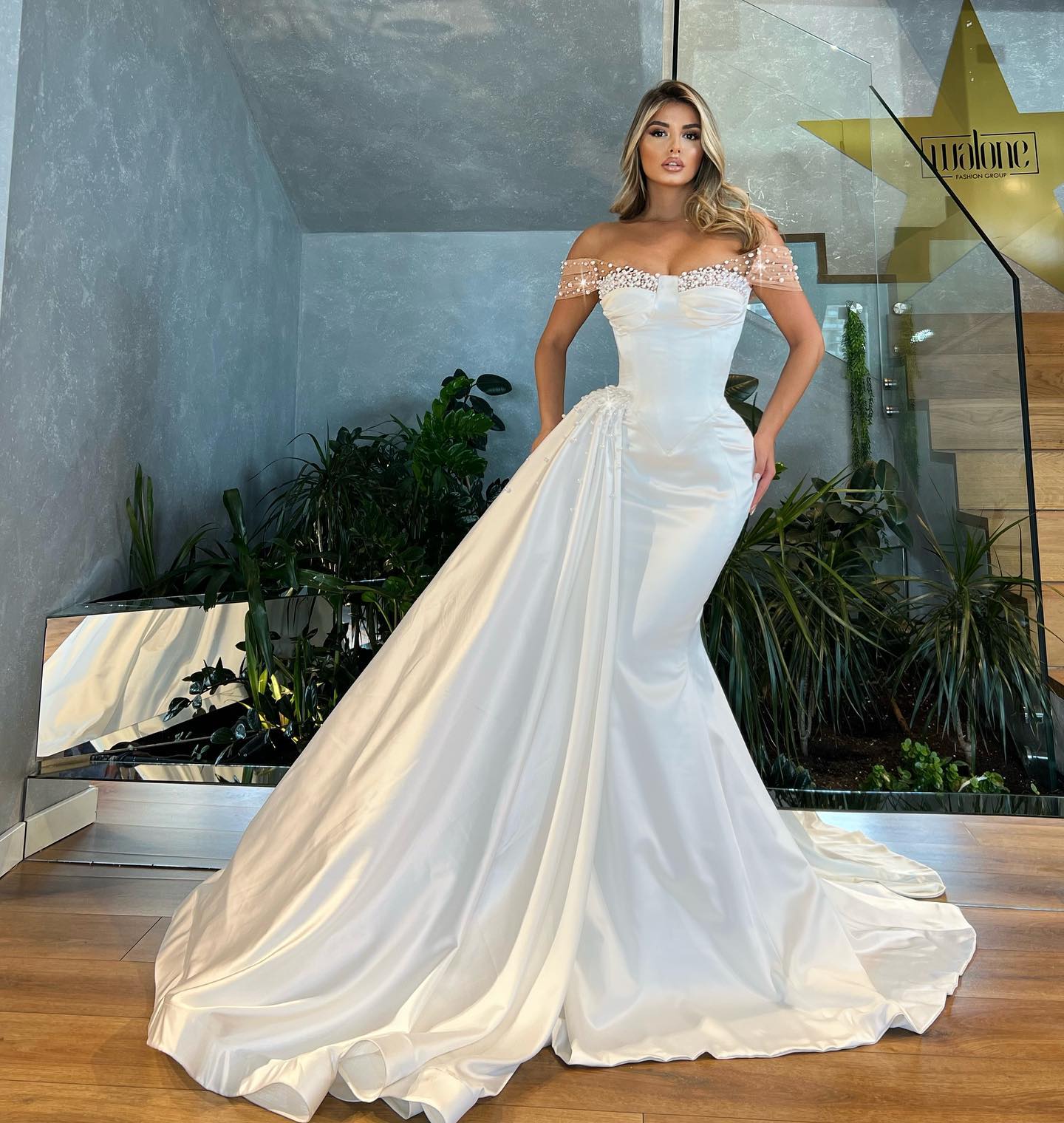 Elegant Satin Mermaid Wedding Dresses Illusion Pearls Off Shoulder Bridal Gown