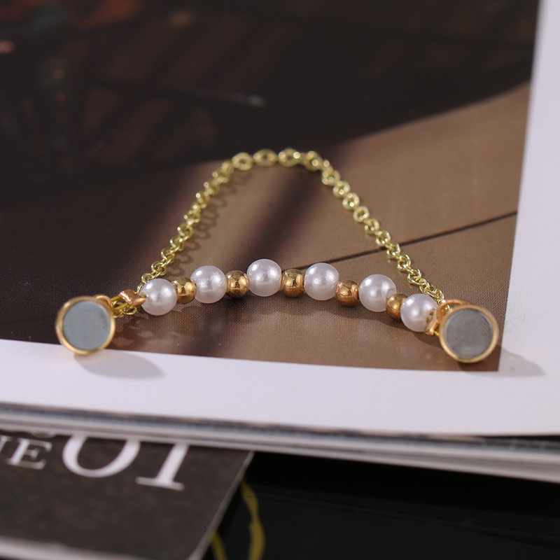 Ear Cuff Fashion Circle Simulation Pearl Gold Color Magnet Chain Pendant Clip Earrings For Women Vintage Trendy Elegant Geometric Earings 230804