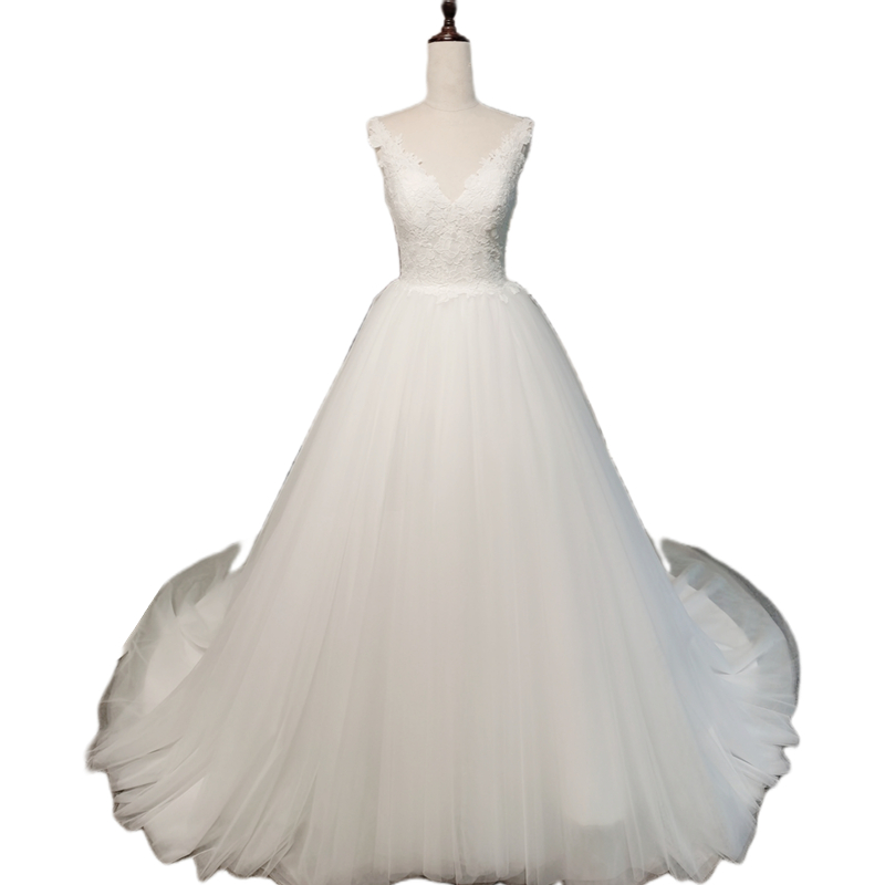 Elegant Ivory A Line Wedding Dresses V-Neck Sleeveless Lace Appliques Chapel Train Long Tulle Bridal Gowns