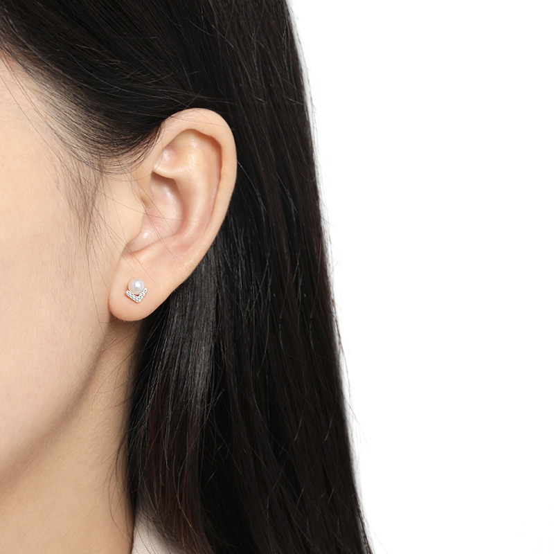 Stud Earring Designer Classic V-Shaped Women's Pearl Stud S925 Diamond-Studded Triangle MiNi Retro Small Fragrant Freshwater Pearl Earrings