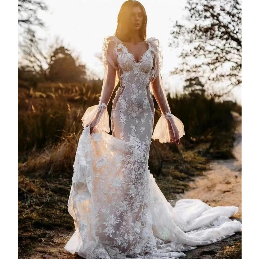 Fairy Flare Illusion Long Sleeves Mermaid Wedding Dresses Sexy V Neck Ral Lace Bohemian Rustic Country Bridal Gowns Open Back