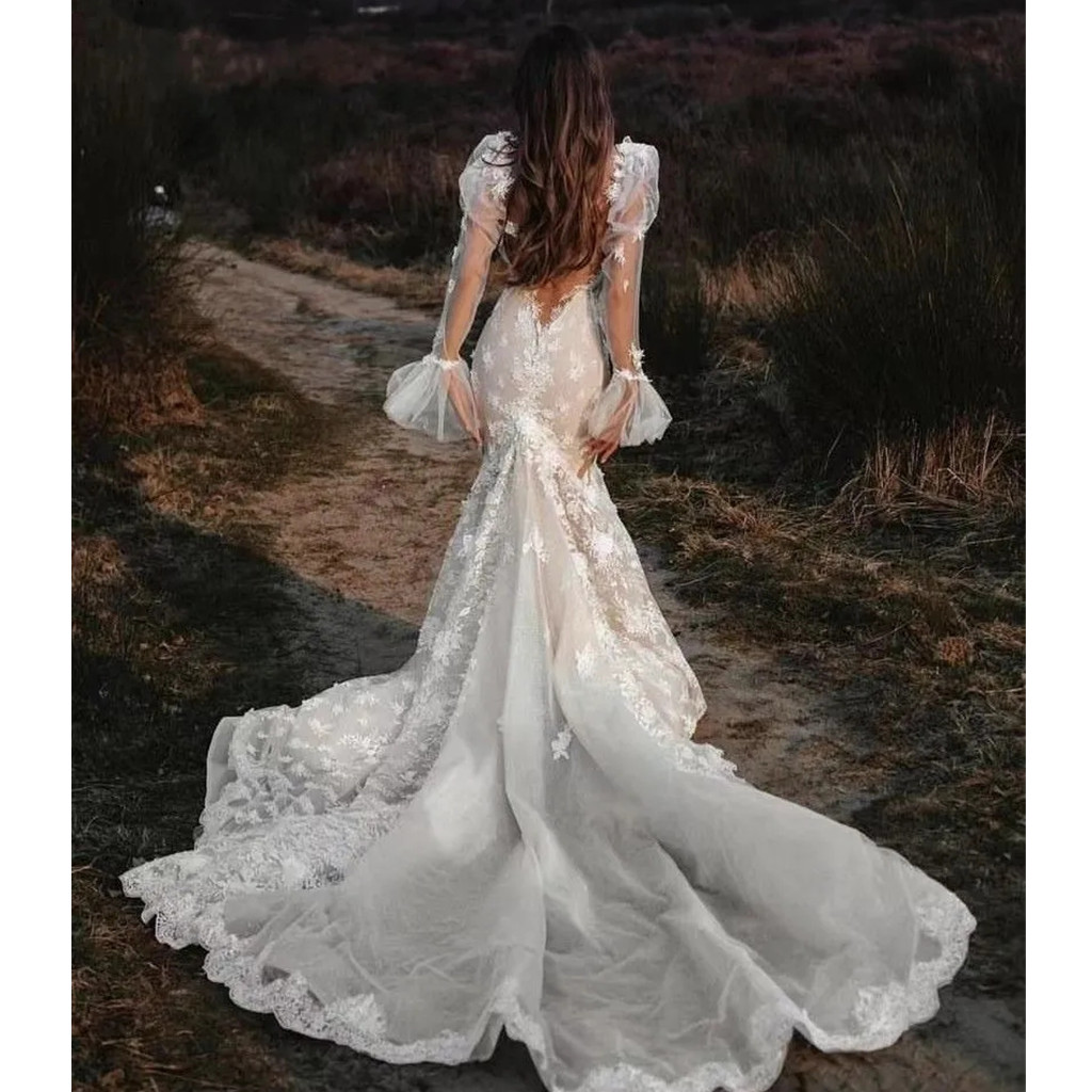 Fairy Flare Illusion Long Sleeves Mermaid Wedding Dresses Sexy V Neck Ral Lace Bohemian Rustic Country Bridal Gowns Open Back
