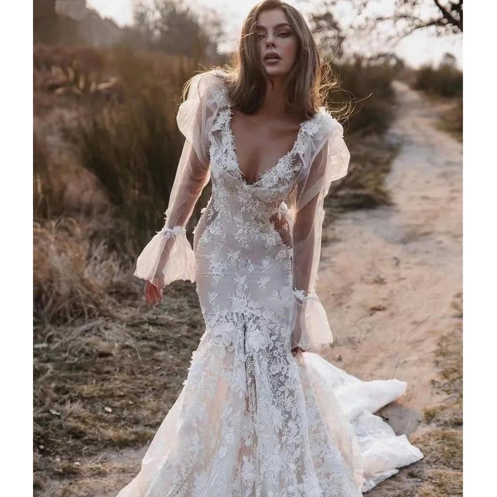 Fairy Flare Illusion Long Sleeves Mermaid Wedding Dresses Sexy V Neck Ral Lace Bohemian Rustic Country Bridal Gowns Open Back