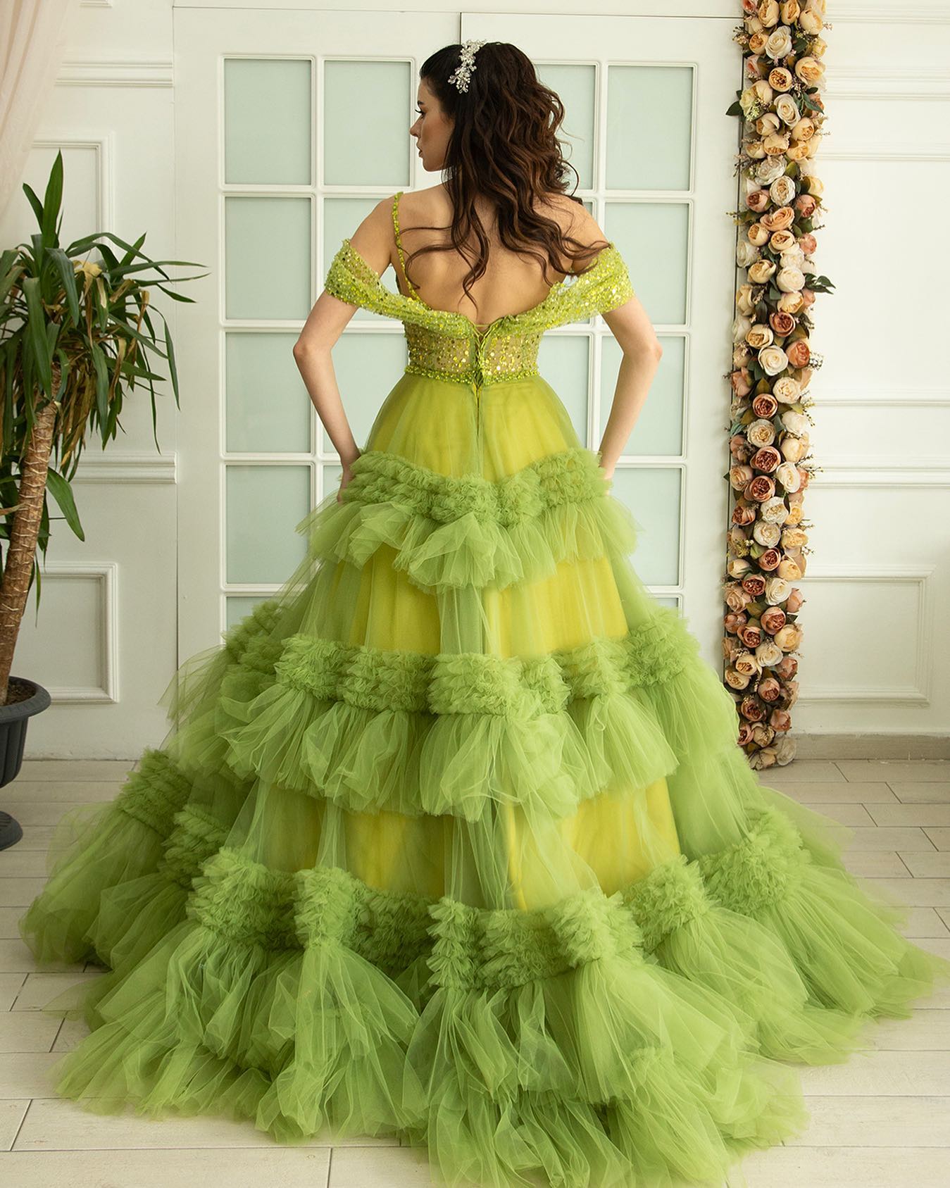 Green Ruffles Tiered Prom Dresses Off the Shoulder Ball Gown Evening Gown Sequined Lace Saudi Arabic Formal Party Dress