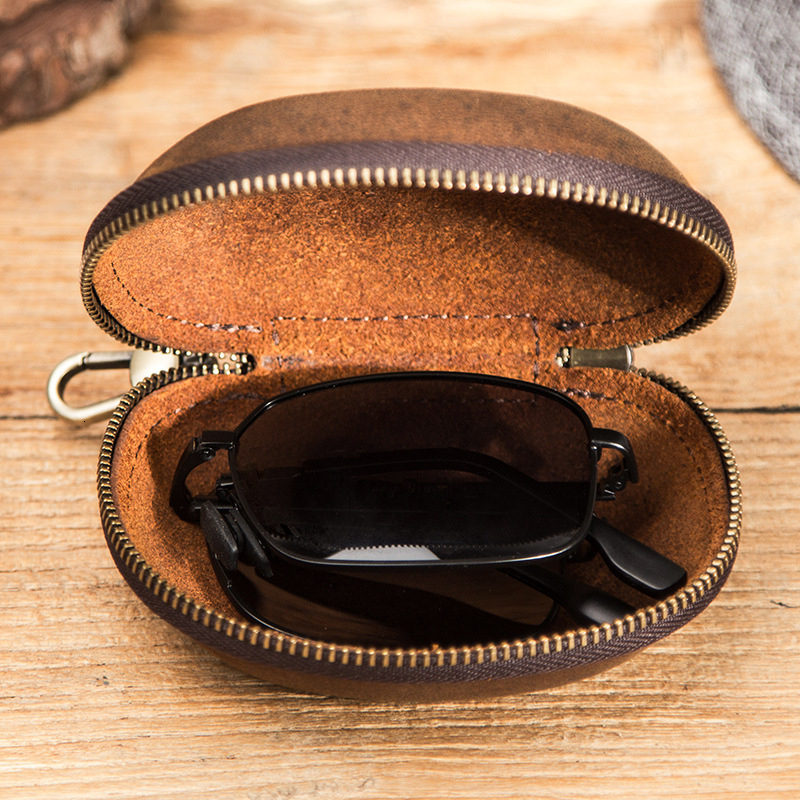 Sunglasses Cases Vintage Cow Leather Protable Folding Sunglasses Protector Travel Pack Pouch Glasses Case Zipper Box Hard Eyewear 230807
