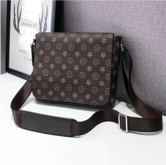 Evening Bags DISTRICT PM High-end quality arrival Classic Bags fashion Men messenger handbags cross body bag bookbag shoulder bao