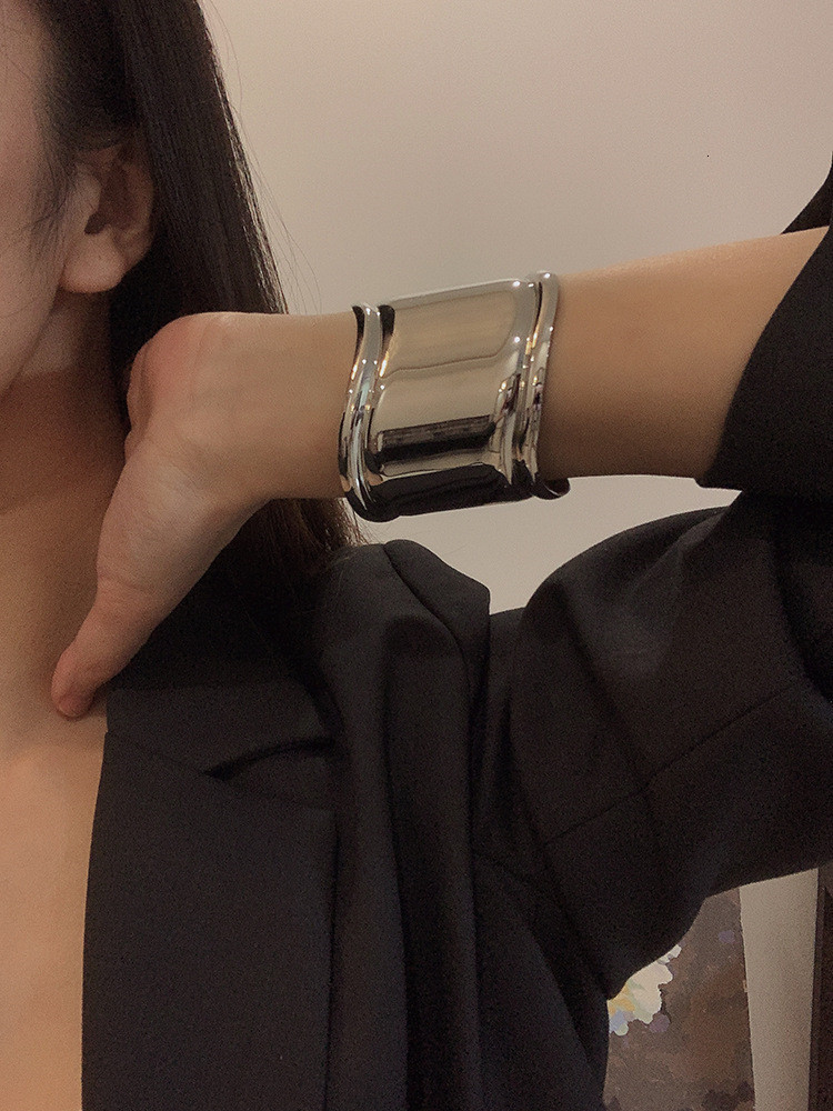 Charm Bracelets Metal Wave Asymmetry Openings Bracelet Europe United States Temperament Exaggerated Fashion Personality Wide 230807