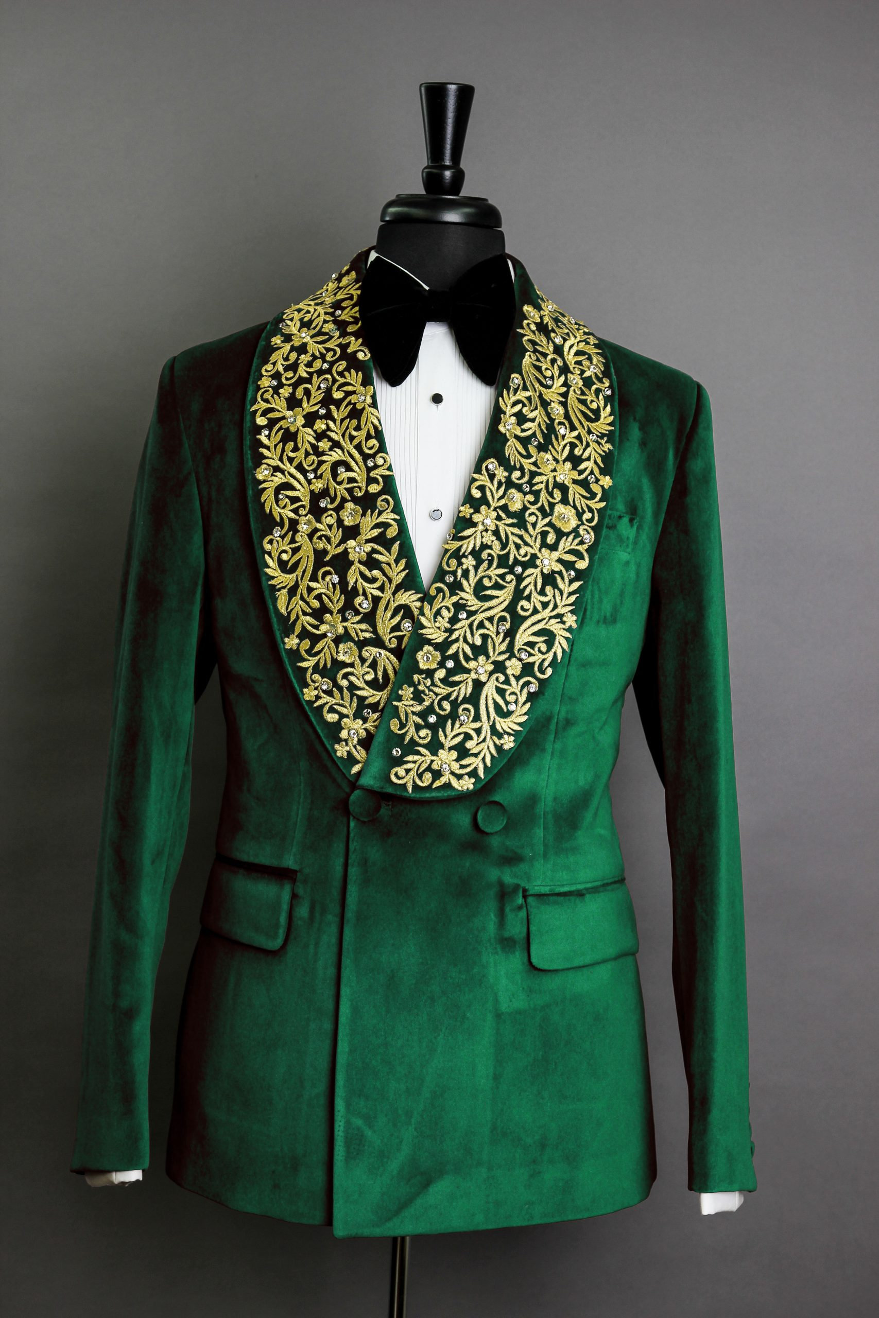 Classic Men Wedding Suits Groom Wear Embroidery Shawl Lapel Tuxedos Business Party Blazer Costume Homme Only Coat