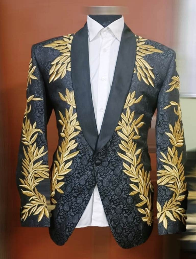 Luxury Men's Wedding Suits Shawl Lapel Tuxedos Embroidery 2 Pieces Business Groom Wear For Male Jacket With Pants Customize