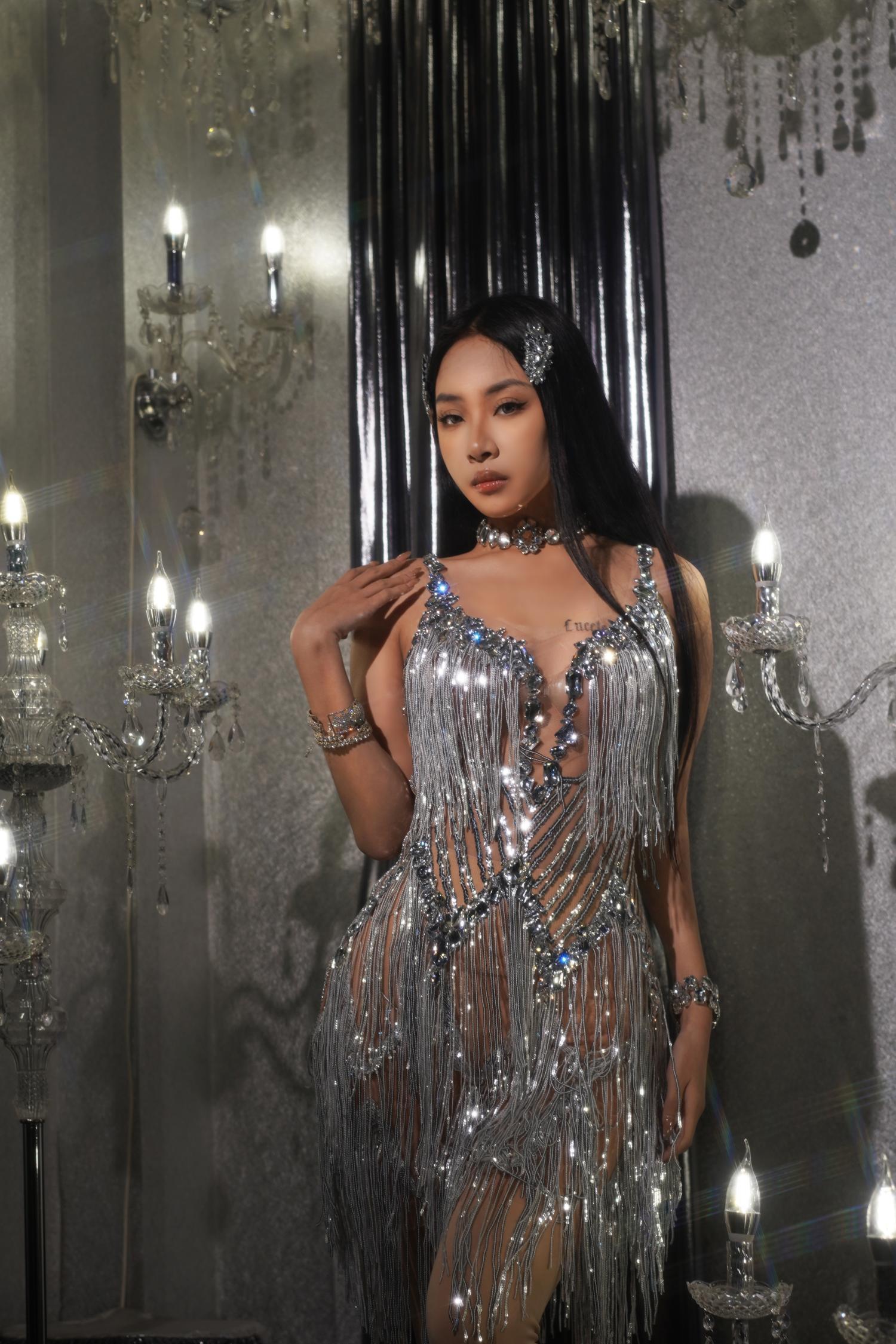 Urban Sexy Dresses Sparkly Rhinestones Fringes Dresses for Women Sexy Mesh Performance Dance Costume Gorgeous Stage Wear Club Outfit Muyuye 230807
